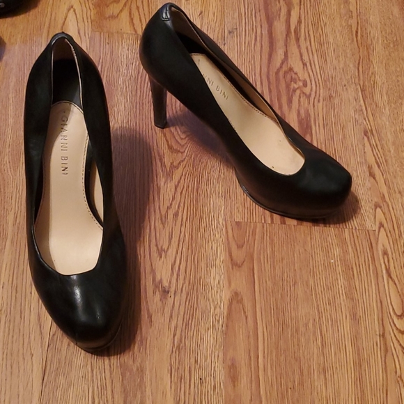 Gianni Bini Shoes - New Gianni Bini Black Pumps